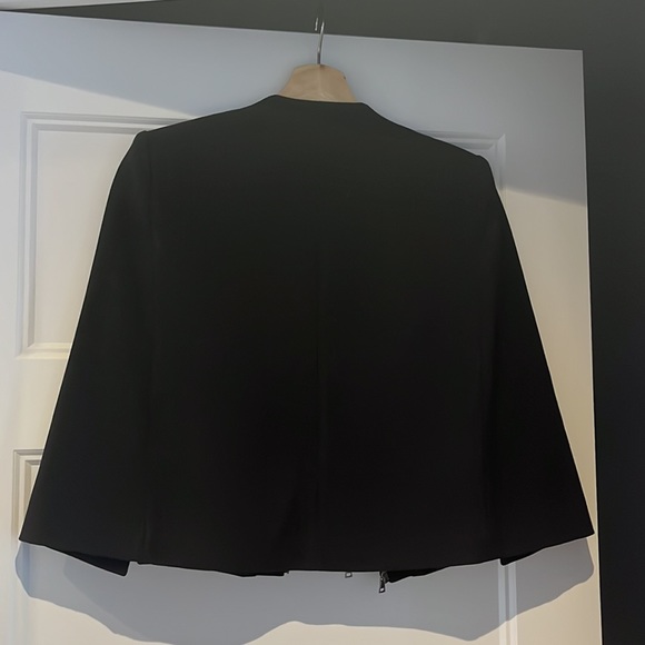 Black BCBG cape - Picture 2 of 3
